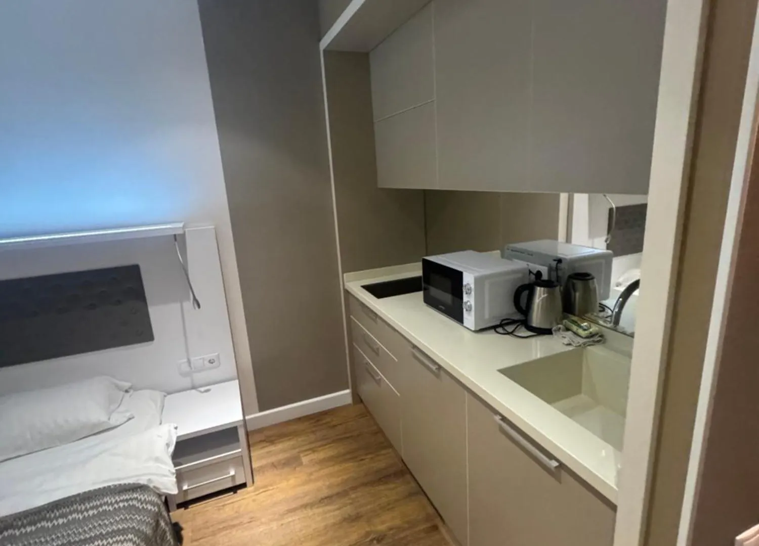 ホテル Apartment Orbi City Towers バトゥーミ